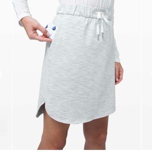 ululemon On the Fly Skirt, 8, grey/white-
Wee Are From Space Nimbus Battleship